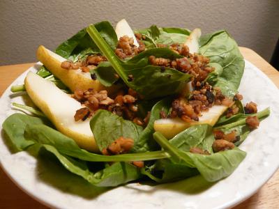 Spinach Smoked Tempeh Pear